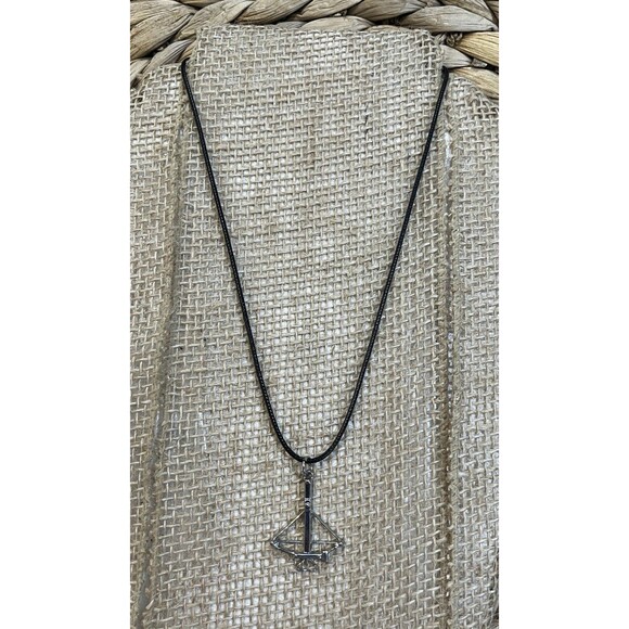 THE WALKING DEAD Daryl Dixon Crossbody Pendant Necklace On Cord 16in ~ 18in - Picture 1 of 8